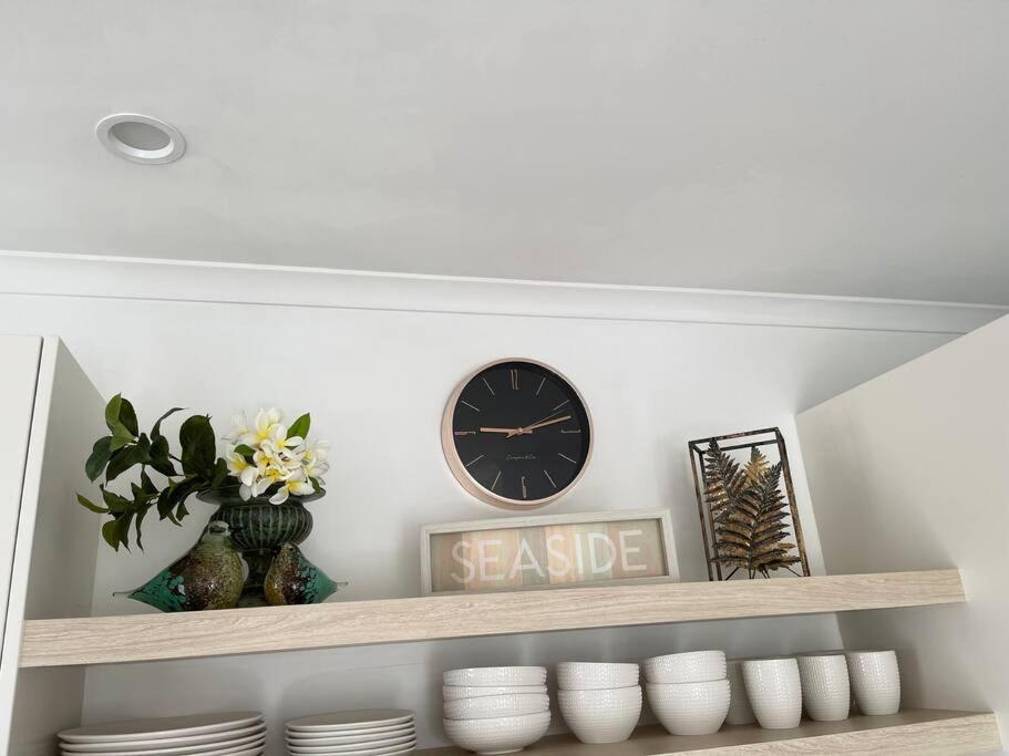 Studio Seaside Self-Contained Apartment Marcoola Bagian luar foto
